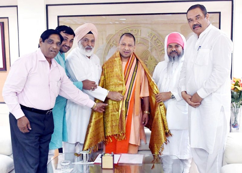 UPCM लखनऊ में केन्द्रीय सामाजिक न्याय एवं अधिकारिता राज्यमंत्री विजय सांपला से मुलाकात करते हुए