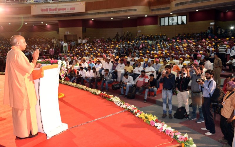 UPCM कार्य्रकम में अपने विचार व्यक्त करते हुए