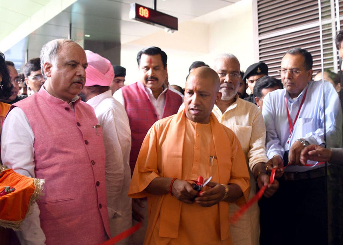 UPCM पीपीपी मॉडल पर निर्मित अत्याधुनिक आलमबाग बस टर्मिनल, लखनऊ का लोकार्पण करते हुए