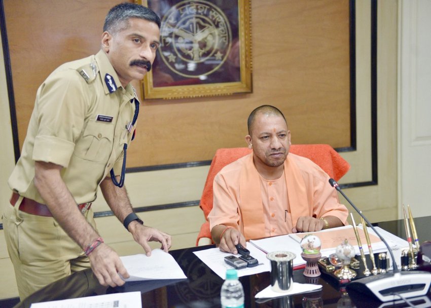 UPCM के समक्ष लखनऊ ट्रैफिक व्यवस्था के सम्बन्ध में प्रस्तुतिकरण देते हुए
