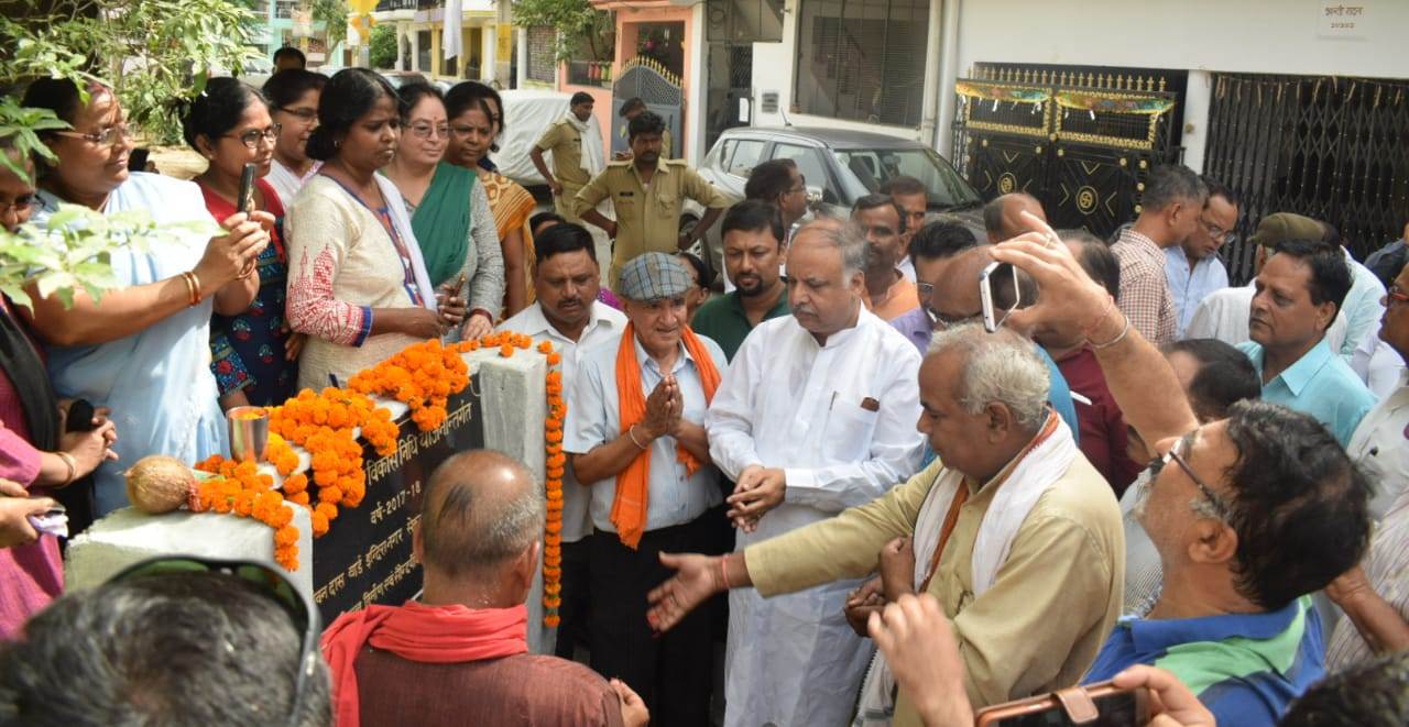 UPCM मंत्रिमंडल के चिकित्सा शिक्षा व प्राविधिक शिक्षा मंत्री ने इंदिरा नगर क्षेत्र में बुनियादी सुविधाओं की आधारशिला रखते हुए