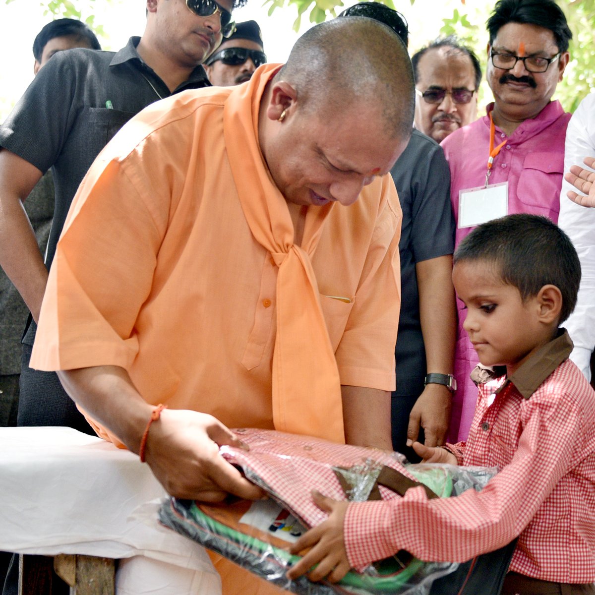 UPCM द्वारा औरैया में निरीक्षण के बाद 161 छात्र-छात्राओं को स्कूल बैग और किताबें भी वितरित की गयीं