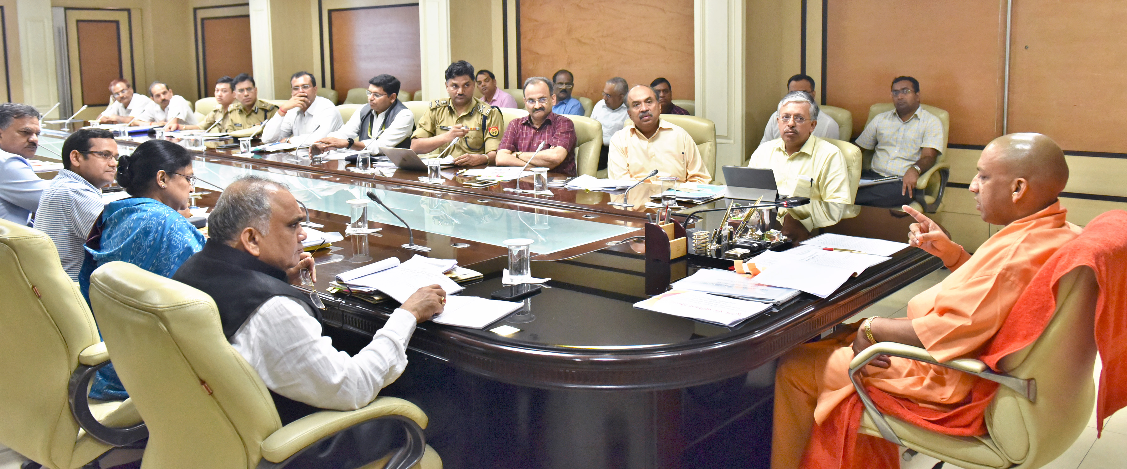 UPCM बाढ़ग्रस्त जनपदों में नौकाओं की व्यवस्था सुनिश्चित करने के निर्देश देते हुए