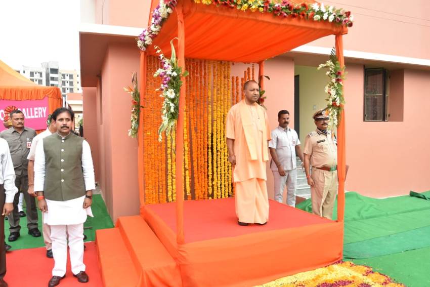 UPCM मण्डलीय प्रशिक्षण केन्द्र होमगार्ड्स के उद्घाटन समारोह को सम्बोधित करते हुए