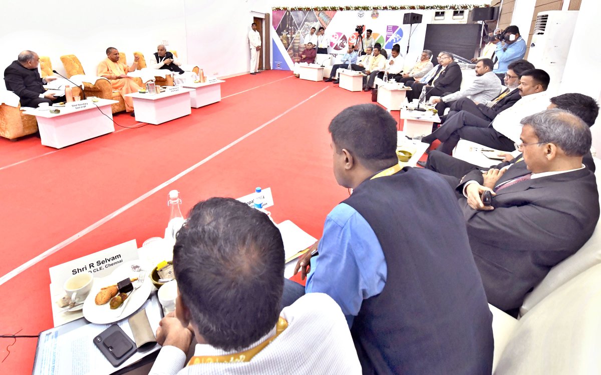 UPCM ‘O.D.O.P.-समिट’ के तहत आयोजित ‘सीईओज सेशन’ को सम्बोधित करते हुए