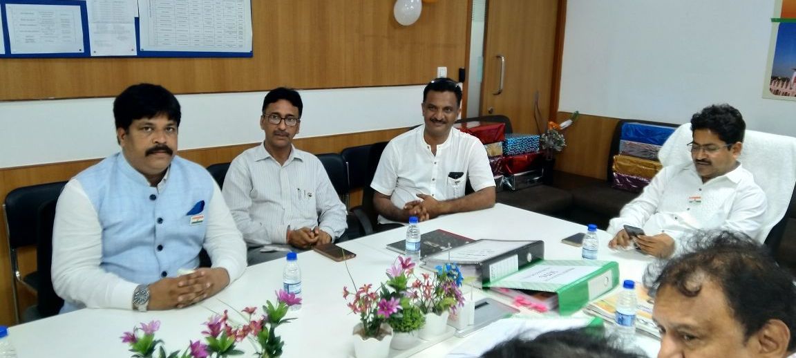 कार्यक्रम में UPCM Helpline 1076 के M.D यूपीडेस्को सहित अन्य अधिकारी मौजूद रहे