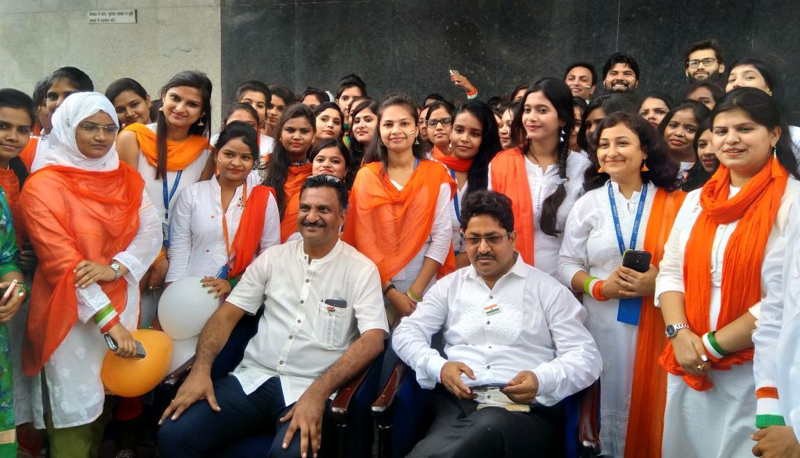 UPCM Helpline 1076 में 72वें स्वतंत्रता दिवस पर कार्यक्रम में मौजूद प्रतिभागी