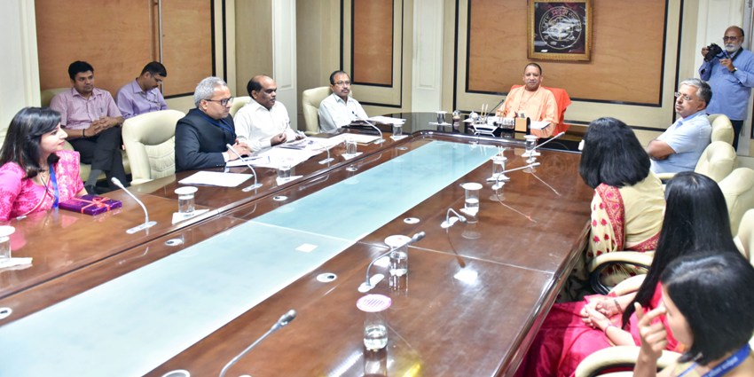 UPCM से भारतीय प्रशासनिक सेवा के प्रशिक्षु अधिकारियों ने मुलाकात की