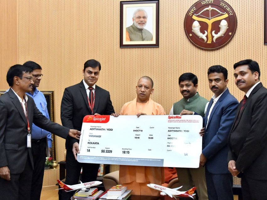 UPCM स्पाइस जेट एयरलाइंस द्वारा 5 नए वायुमार्गाें पर हवाई सेवाओं का शुभारम्भ करते हुए