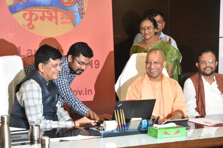 UPCM और रेल मंत्री ने कुंभ मेला-2019 की वेबसाइट और सोशल मीडिया ऐप का शुभारंभ किया