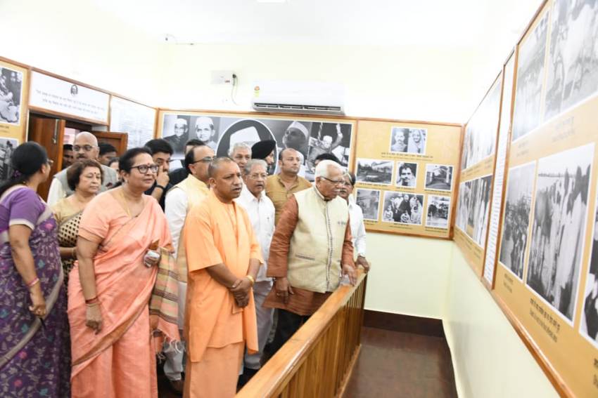 UPCM और राजयपाल वाराणसी में स्व. लाल बहादुर शास्त्री स्मृति भवन संग्रहालय का लोकार्पण के बाद