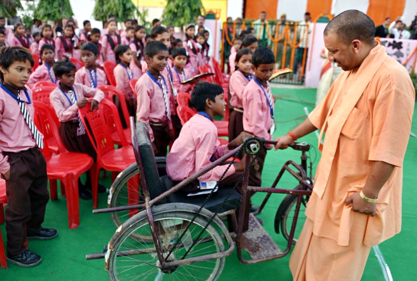 UPCM वाराणसी में ‘स्कूली बच्चों से संवाद’ कार्यक्रम में 