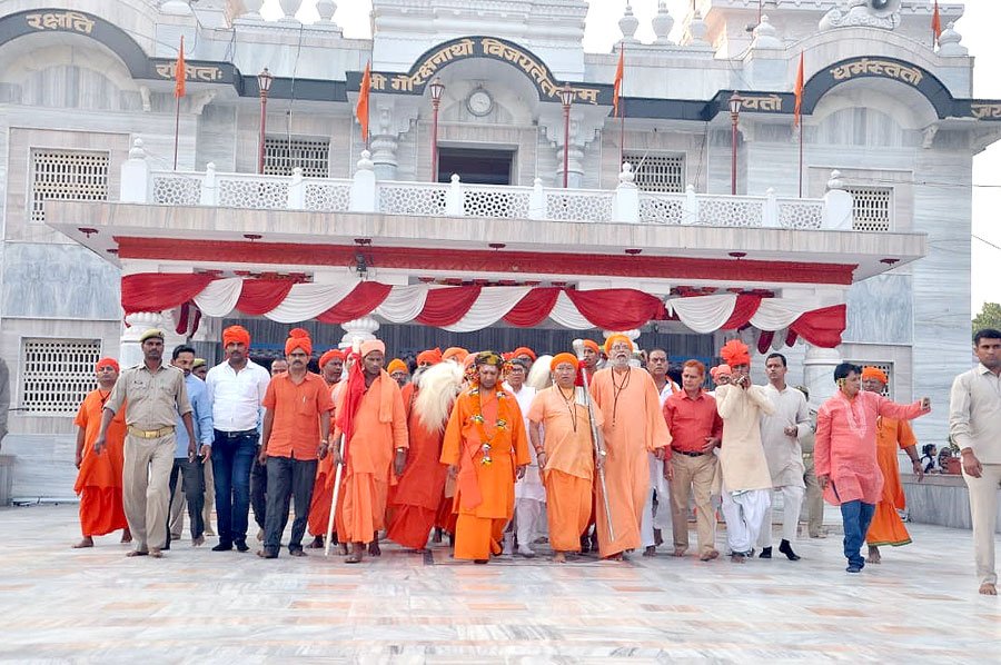 UPCM विजयादशमी के शुभ अवसर पर गोरखनाथ मन्दिर गोरखपुर से भव्य विजय शोभा-यात्रा प्रारम्भ में