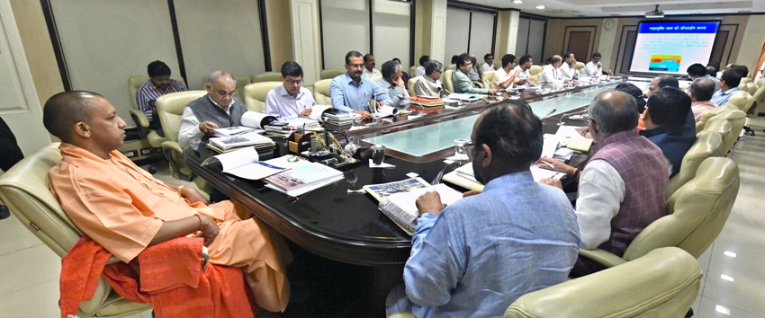UPCM ने 31 अक्टूबर 2018 तक राज्य की सभी सड़कों को हर हाल में गड्ढामुक्त करने के निर्देश दिए