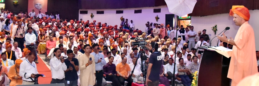 UPCM दीक्षान्त समारोह में अपने विचार व्यक्त करते हुए