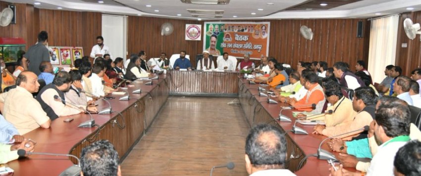 UP_Dy_CM रामपुर में विभिन्न कार्यक्रमों के साथ लोक सभा संचालन समिति की बैठक में