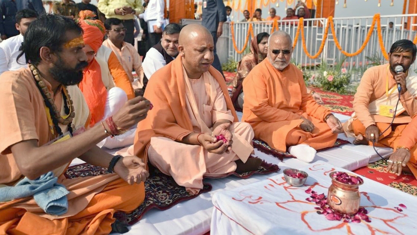 UPCM हापुड़ के गढ़मुक्तेश्वर में पूजा-अर्चना करते हुए