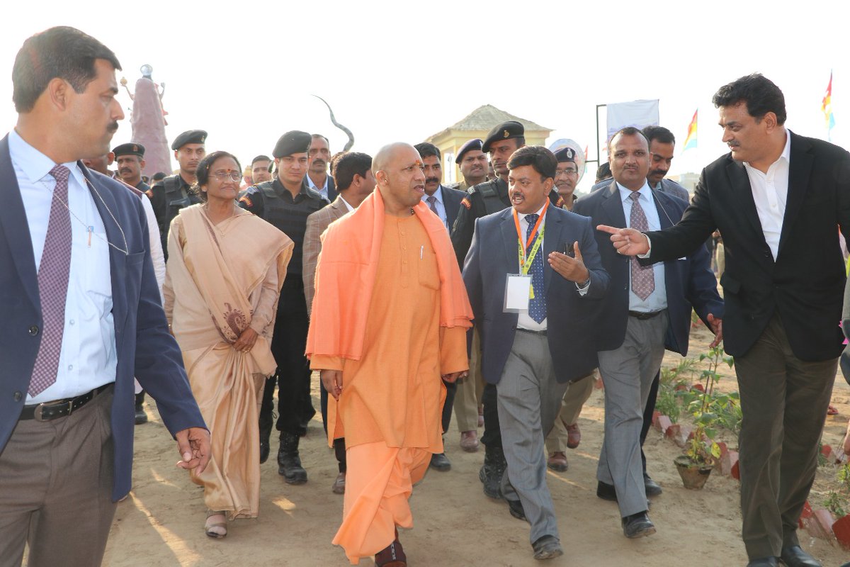 UPCM प्रयागराज स्थित कुम्भ मेला क्षेत्र में टेण्ट सिटी का भ्रमण करते हुए