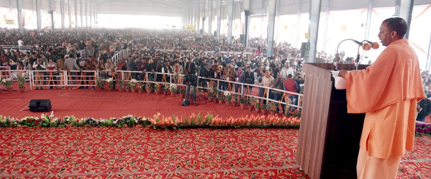 UPCM नुमाइश पण्डाल में आयोजित ‘स्वच्छता सम्मान समारोह’ को सम्बोधित करते हुए