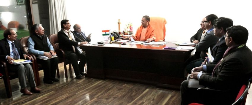 UPCM वीडियो काॅन्फ्रेंसिंग के माध्यम से PM-किसान सम्मान निधि योजना की जनपद स्तर पर प्रगति की समीक्षा करते हुए