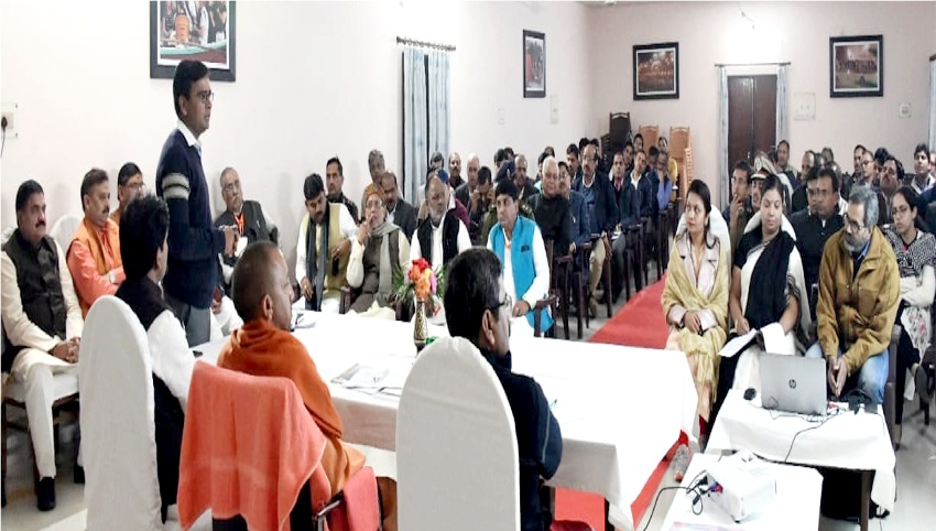 UPCM प्रधानमंत्री के 19 फरवरी, 2019 को प्रस्तावित वाराणसी भ्रमण कार्यक्रम की व्यापक समीक्षा करते हुए