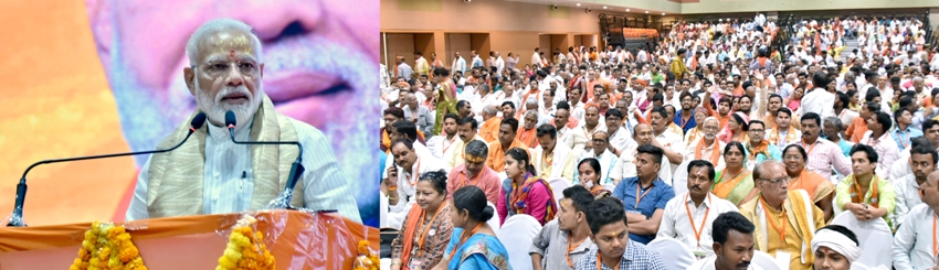 PM-मोदी काशी में आयोजित अभिनन्दन समारोह को संबोधित करते हुए