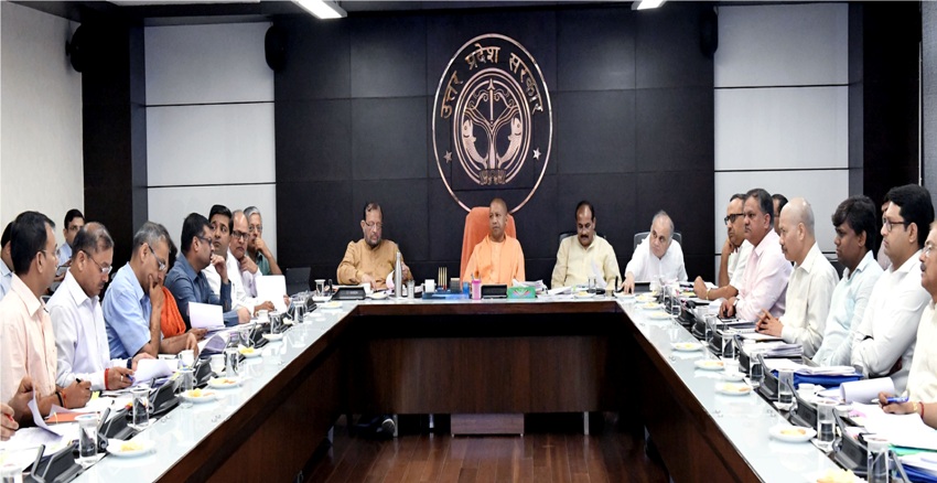 UPCM ने सभी मण्डलायुक्तों और नगर आयुक्तों के साथ बैठक की