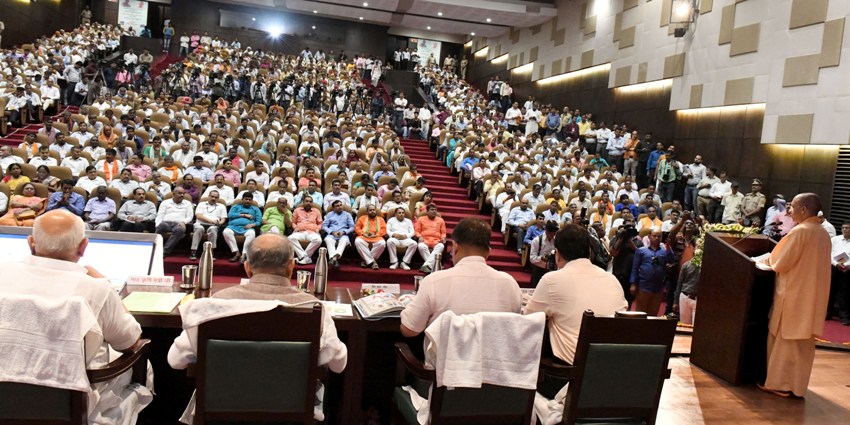 UPCM लोक भवन में किसान पाठशाला ‘द मिलियन फार्मर्स स्कूल 3.0’ समारोह को संबोधित करते हुए