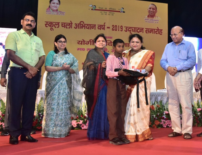 बेसिक शिक्षा मंत्री अनुपमा जायसवाल ने 'स्कूल चलो अभियान-2019' का शुभारम्भ किया