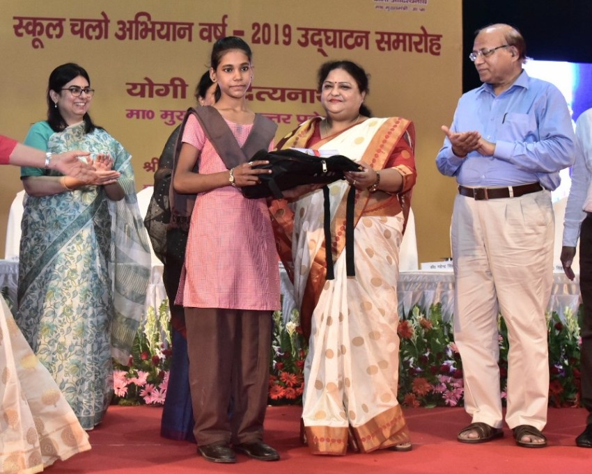 बेसिक शिक्षा मंत्री अनुपमा जायसवाल ने 'स्कूल चलो अभियान-2019' का शुभारम्भ किया