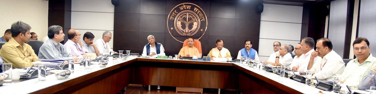 UPCM और केन्द्रीय जल शक्ति मंत्री ने #SBM और ‘नमामि गंगे’ परियोजनाओं की प्रगति के सम्बन्ध में प्रस्तुतिकरण देखा