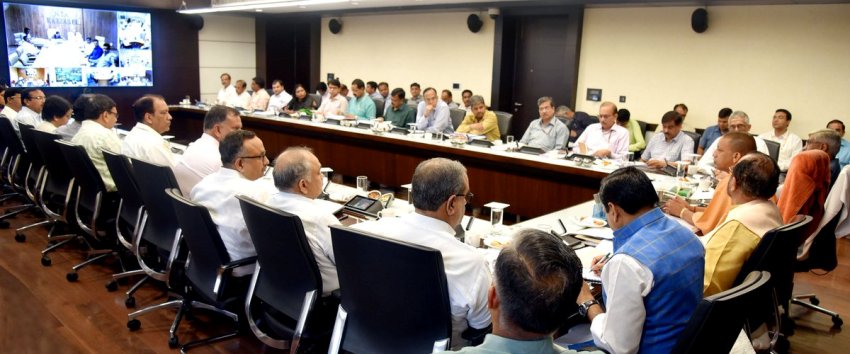UPCM और केन्द्रीय जल शक्ति मंत्री ने #SBM और ‘नमामि गंगे’ परियोजनाओं की प्रगति के सम्बन्ध में प्रस्तुतिकरण देखा