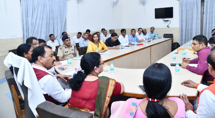 उप मुख्यमंत्री केशव प्रसाद मौर्य ने कानपुर नगर में उच्चस्तरीय बैठक की