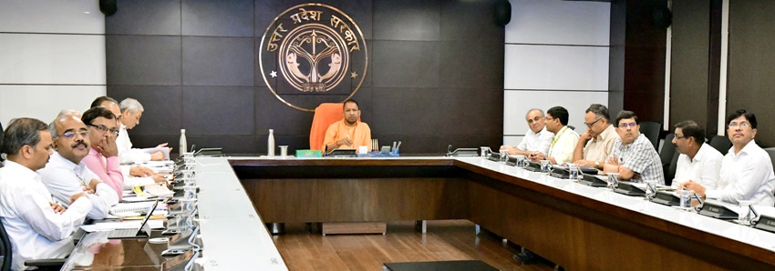 UPCM योगी आदित्यनाथ ने लोक भवन में गो सेवा आयोग के साथ बैठक की