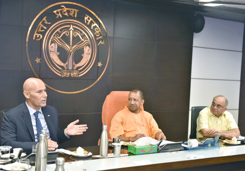 UPCM योगी आदित्यनाथ ने लोक भवन में इज़राइल के राजदूत डाॅ. राॅन मलका से भेंट की