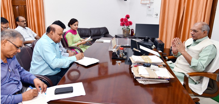 सिंचाई मंत्री धर्मपाल सिंह बोले अधिकारी बाढ़ से प्रभावित जनपदों पर नजर रखें