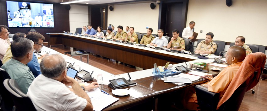 UPCM योगी आदित्यनाथ ने कांवड़ यात्रा के सम्बन्ध में वीडियो कॉन्फ्रेंसिंग की