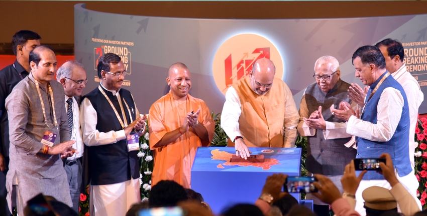 केन्द्रीय गृह मंत्री ग्राउण्ड ब्रेकिंग सेरेमनी-2 के उद्घाटन सत्र की नींव करते हुए