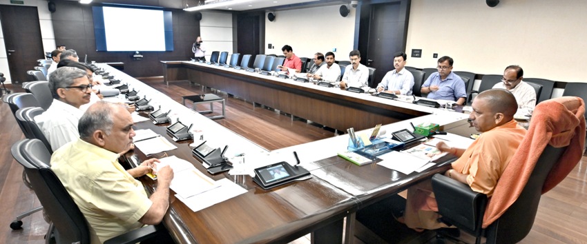 UPCM ने 09 अगस्त को वृक्षारोपण महाकुम्भ की तैयारियों और प्रगति के सम्बन्ध में समीक्षा बैठक की