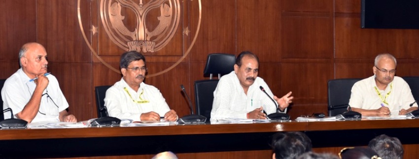 मंत्री दारा सिंह चौहान ने लोकभवन स्थित मीडिया सेन्टर में प्रेस प्रतिनिधियों को सम्बोधित किया