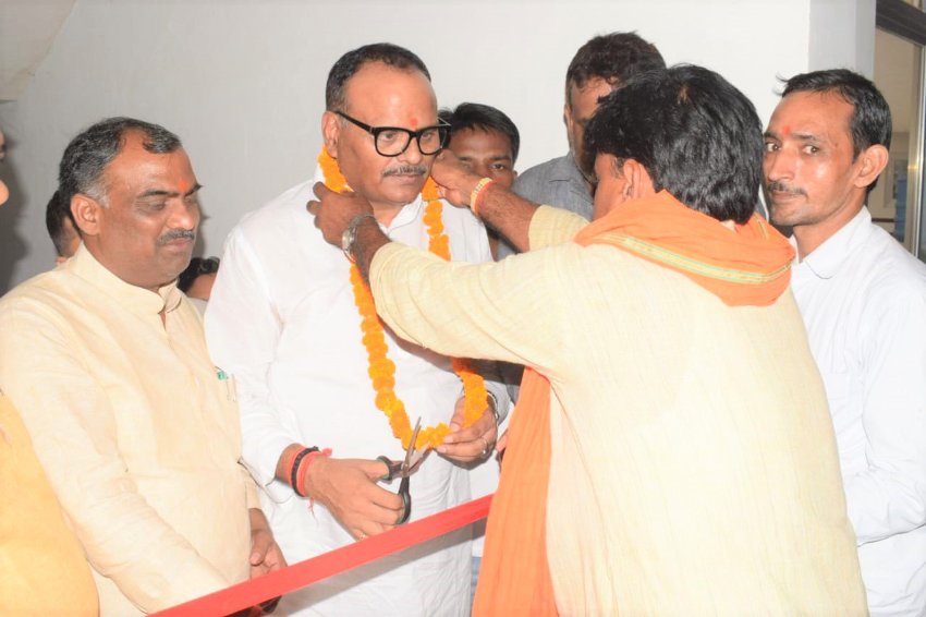 विधायी एवं न्याय मंत्री ब्रजेश पाठक ने अंबेडकरनगर में #BJP के चुनाव कार्यालय का उद्घाटन किया
