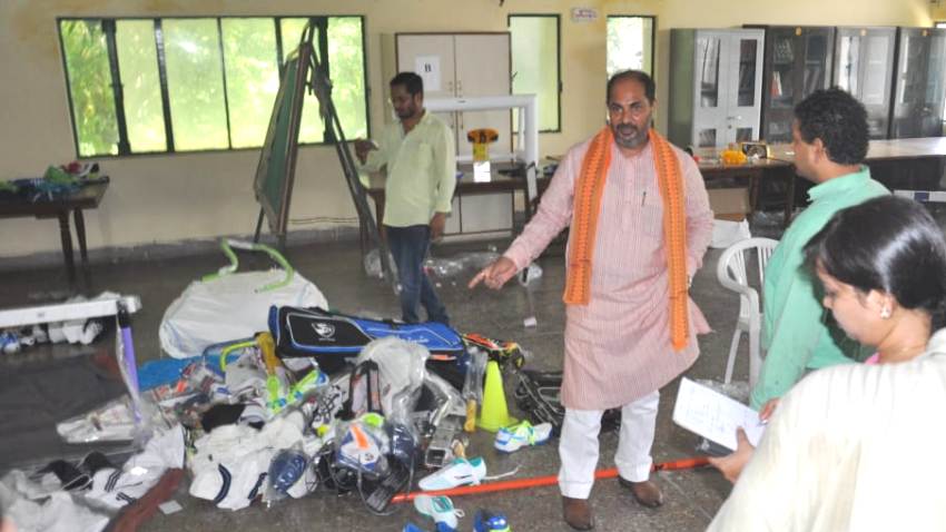 खेल राज्य मंत्री ने गुरू गोविन्द सिंह स्पोर्ट्स काॅलेज का औचक निरीक्षण किया