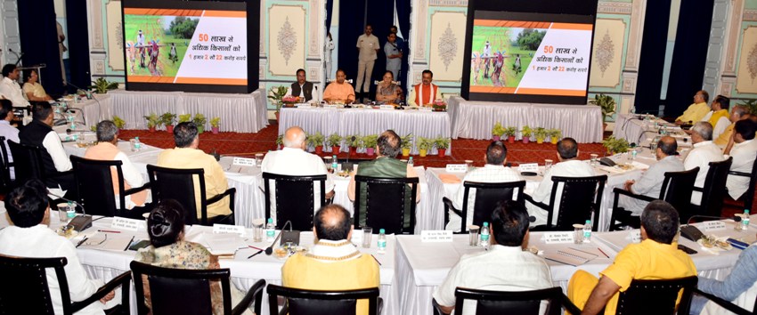 UPCM के नेतृत्व में राज्यपाल से प्रदेश के मंत्रिमण्डल के सभी सदस्यों ने मुलाकात की