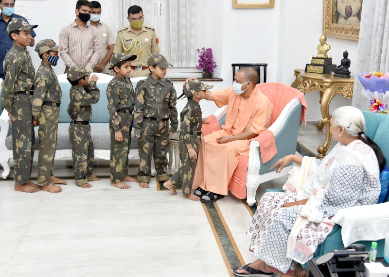 बच्चों ने राखी