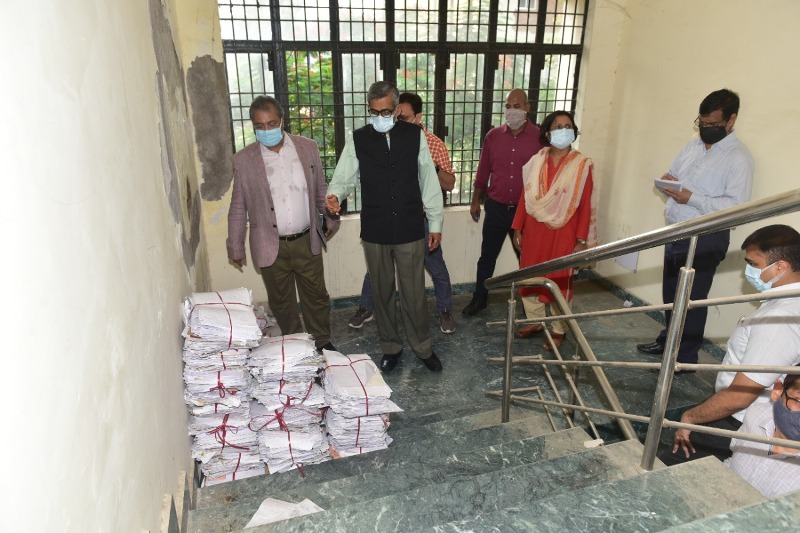 मुख्य सचिव ने क्षेत्रीय परिवहन अधिकारी कार्यालय ट्रांसपोर्टनगर