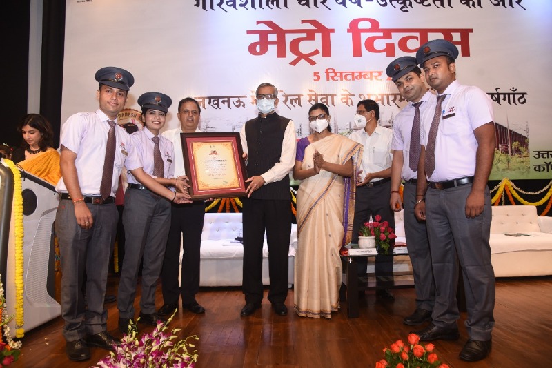 LMRC : मुख्य सचिव ने लखनऊ मेट्रो के 04 वर्ष पूर्ण होने पर मेट्रो टीम को दी बधाई
