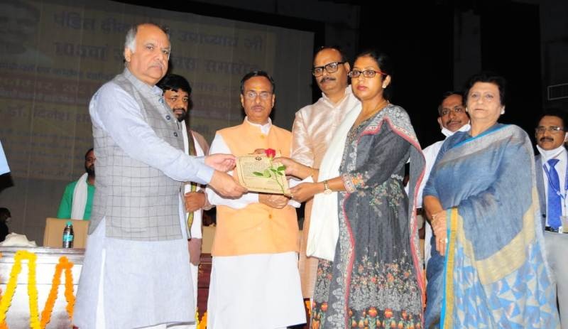 उप मुख्यमंत्री डॉ दिनेश शर्मा ने ममता मॉर्डन स्कूल में बने अटल टिंकरिंग लैब का उद्घाटन किया