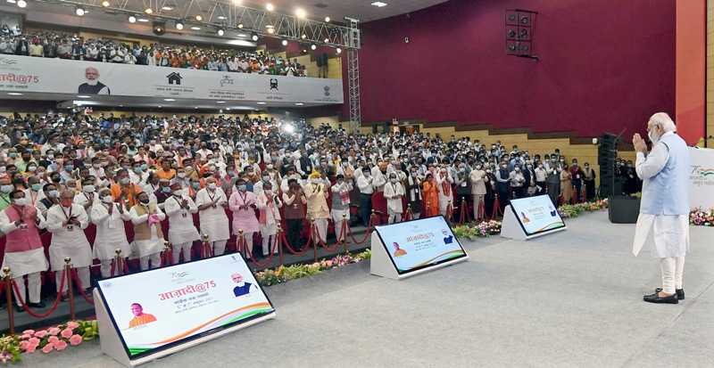 The Prime Minister, Shri Narendra Modi at the inauguration of the ‘Azadi@75 - New Urban India: Transforming Urban Landscape’ Conference-cum-Expo, in Lucknow, Uttar Pradesh on October 05, 2021.