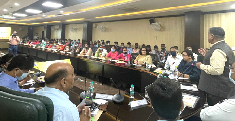 नव चयनित पंचायत सहायकों/एकाउण्टेन्ट-कम-डाटा इन्ट्री आपरेटर का प्रशिक्षण शुरू