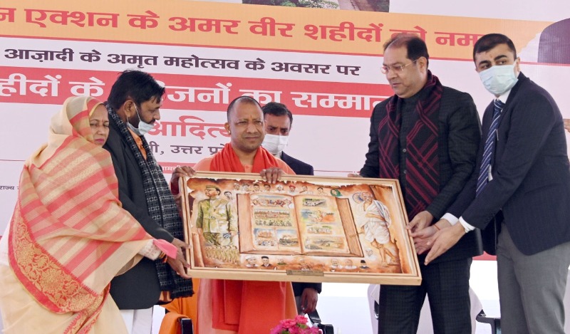 काकोरी ट्रेन एक्शन के क्रान्तिकारियों की प्रतिमा पर माल्यार्पण कर श्रद्धांजलि अर्पित